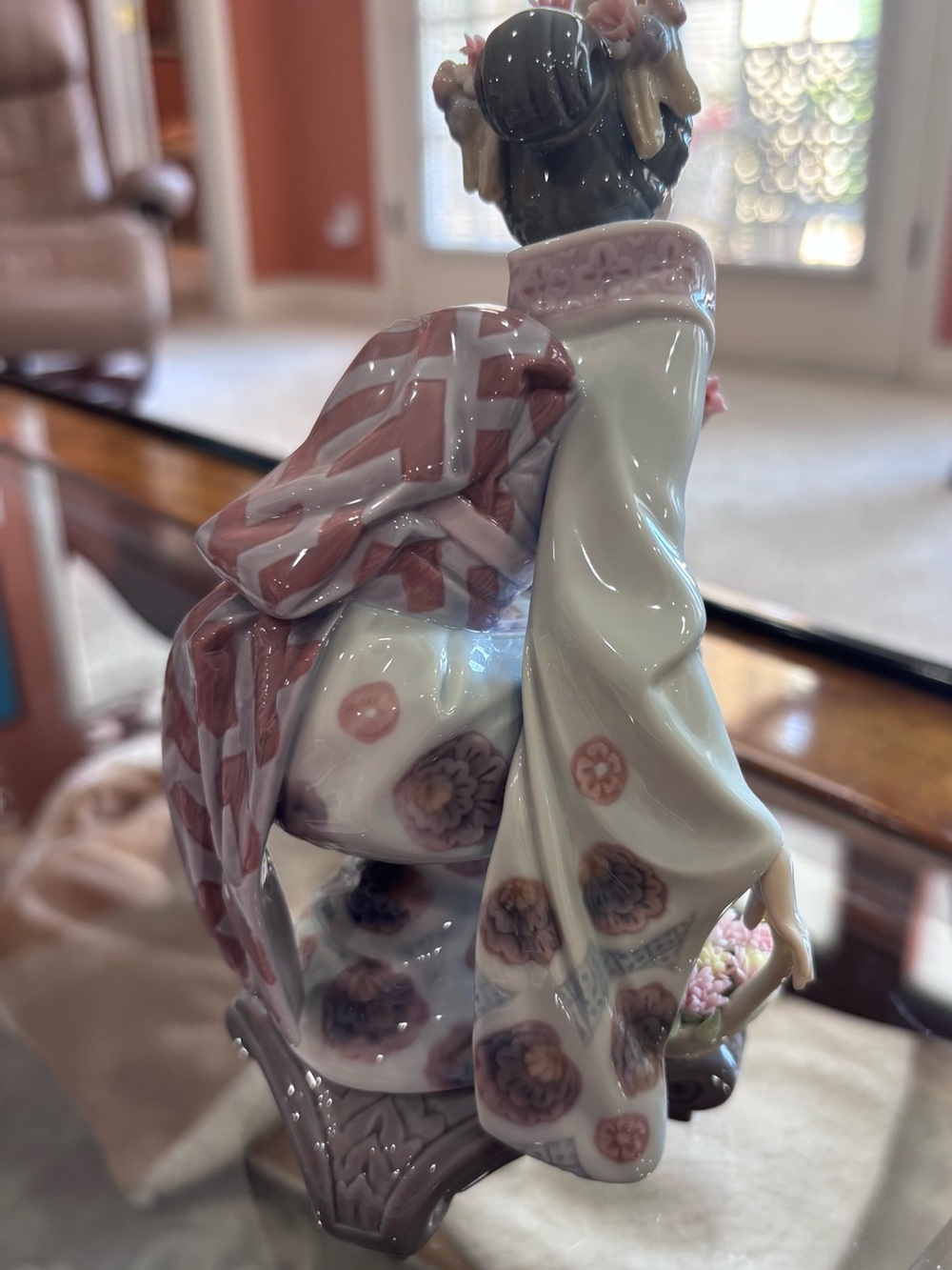 Lladro Porcelain Geisha Figurine - Picture 3 of 4